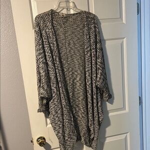 Women's Black and White Open Front Sweater